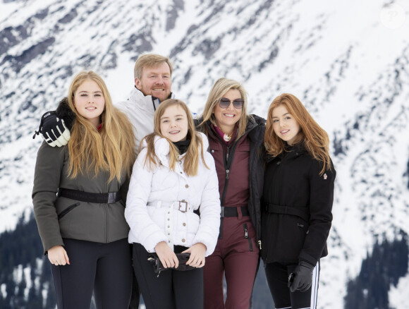 La princesse Catharina-Amalia des Pays-Bas, le roi Willem-Alexander, la princesse Ariane, la reine Maxima, la princesse Alexia lors de la séance photo avec la presse à l'occasion des vacances de la famille royale aux sports d'hiver à Lech, Autriche, le 25 février 2020.