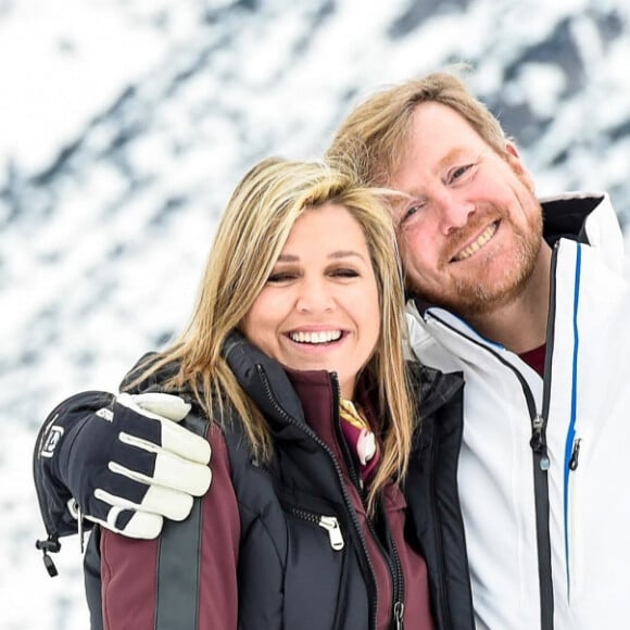 La reine Maxima et le roi Willem-Alexander des Pays-Bas en mode romantique lors de la séance photo avec la presse à l'occasion des vacances de la famille royale aux sports d'hiver à Lech, Autriche, le 25 février 2020.