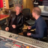 Jon Bon Jovi et le prince Harry enregistrent une chanson avec la chorale des Jeux Invictus, aux studios Abbey Road. Londres, le 28 février 2020.