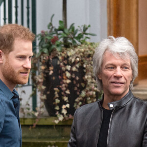 Jon Bon Jovi et le prince Harry enregistrent une chanson avec la chorale des Jeux Invictus, aux studios Abbey Road. Londres, le 28 février 2020.