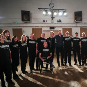 Jon Bon Jovi et le prince Harry enregistrent une chanson avec la chorale des Jeux Invictus, aux studios Abbey Road. Londres, le 28 février 2020.