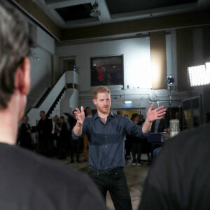 Jon Bon Jovi et le prince Harry enregistrent une chanson avec la chorale des Jeux Invictus, aux studios Abbey Road. Londres, le 28 février 2020.