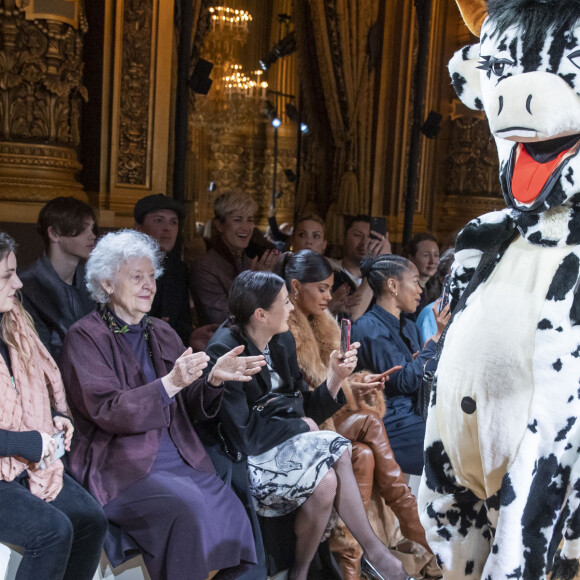 Marie-Agnès Gillot, Tina Kunakey (Cassel), Naomi Ackie, Shailene Woodley, Caitriona Balfe, Isabelle Huppert, Alasdhair Willis et Antoine Arnault assistent au défilé Stella McCartney, collection automne-hiver 2020-2021, à l'Opéra Garnier. Paris, le 2 mars 2020. © Olivier Borde/Bestimage