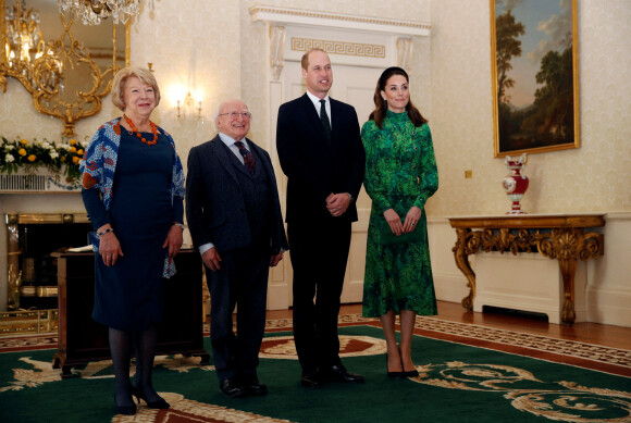 Kate Middleton et le prince William avec le président de l'Irlande, Michael D. Higgins et son épouse, à la résidence présidentielle à Dublin, en République d'Irlande, le 3 mars 2020. 