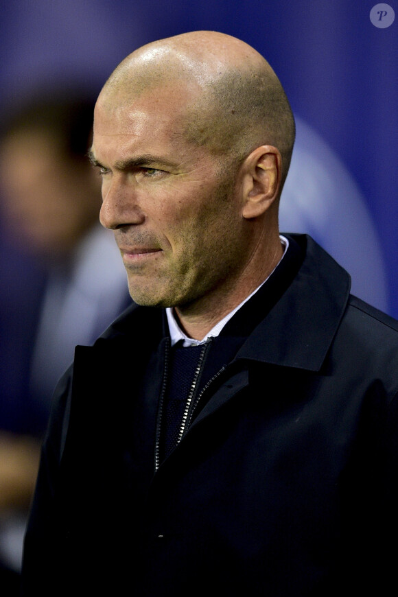 Zinédine Zidane entraineur du Real Madrid lors du match UEFA Ligue des Champions groupe A, opposant le Paris Saint-Germain (PSG) au Real Madrid au Parc des Princes à Paris, France, le 18 septembre 2019. Le PSG a gagné 3-0. © Jean-Baptiste Autissier/Panoramic/Bestimage