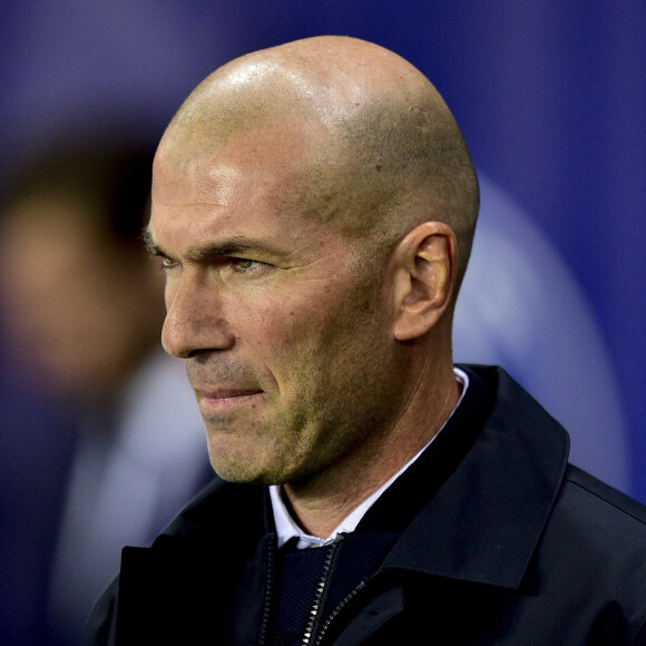 Zinédine Zidane entraineur du Real Madrid lors du match UEFA Ligue des Champions groupe A, opposant le Paris Saint-Germain (PSG) au Real Madrid au Parc des Princes à Paris, France, le 18 septembre 2019. Le PSG a gagné 3-0. © Jean-Baptiste Autissier/Panoramic/Bestimage