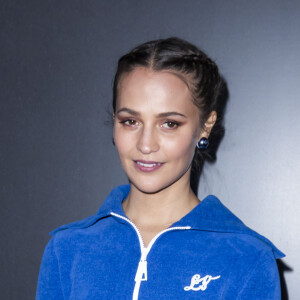 Alicia Vikander au photocall du défilé Louis Vuitton collection prêt-à-porter Automne/Hiver 2020-2021 lors de la Fashion Week à Paris le 3 mars 2020. © Olivier Borde / Bestimage