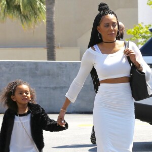 Melanie Brown (Mel B) va faire du shopping chez Rite Aid avec ses filles Madison et Angel à Beverly Hills, le 8 avril 2017 Veuillez flouter le visage de l'enfant avant publication Former Spice Girl, Mel B was spotted out and about with her daughters, Madison and Angel heading to a Rite Aid in Beverly Hills, California on April 8, 201708/04/2017 - Los Angeles