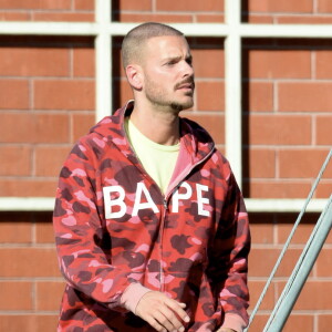 Matt Pokora (M. Pokora) se promène dans les rues de Los Angeles le 3 février 2020.