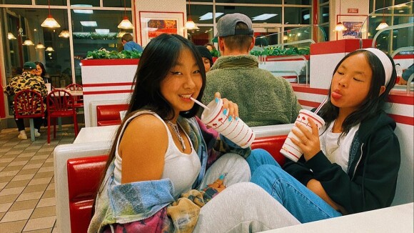 Jade Hallyday : Soirée fast food avec sa soeur Joy à Los Angeles