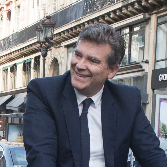 Exclusif - Arnaud Montebourg dans les rues de Paris. Le 27 septembre 2017