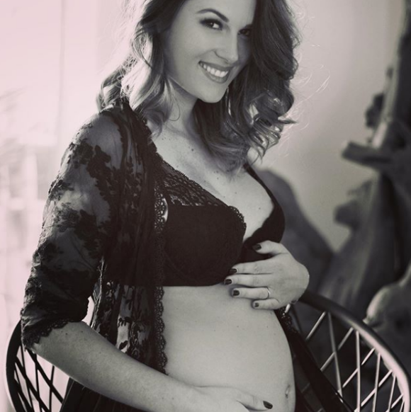 Marine Boudou enceinte de son premier enfant, pose sur Instagram - 2020
