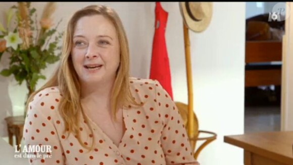 Cathy lors du tournage de son portrait pour "L'amour est dans le pré 2020", diffusé le 9 mars, sur M6