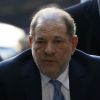 Le producteur Harvey Weinstein arrive à la Cour suprême de l'État de New York pour son procès pour agression sexuelle à New York City, New York, États-Unis, le 24 février 2020.