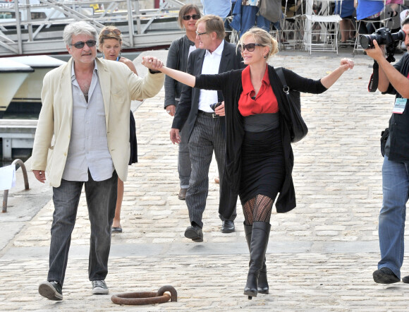 Didier Bezace et Emmanuelle Béart - Photocall du film "Le désert et l'amour" lors du 13e Festival de la fiction de la Rochelle, le 10 septembre 2011. © Guillaume Gaffiot /Bestimage