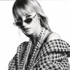 La chanteuse Angèle figure sur la nouvelle campagne "eyewear" de Chanel, saison printemps-été 2020.