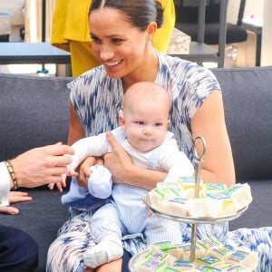 Le prince Harry et Meghan Markle avec leur fils Archie au Cap en Afrique du Sud le 25 septembre 2019.