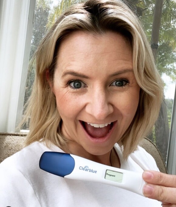 Beverley Mitchell annonce sa grossesse sur Instagram. Le 17 mars 2020.