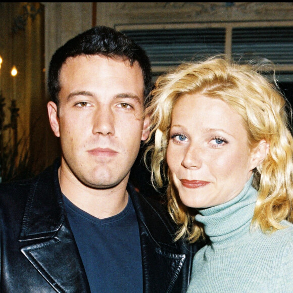 Gwyneth Paltrow et Ben Affleck en 1998 à Paris.