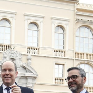 Exclusif - Le prince Albert II de Monaco lors de la présentation de l'Unité de Prévention du cadre de Vie sur la place du palais princier à Monaco le 13 mars 2020. © Jean-François Ottonello / Nice Matin /Bestimage