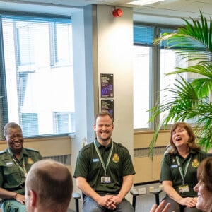 Le prince William, duc de Cambridge, et Catherine (Kate) Middleton, duchesse de Cambridge, visite à la salle de contrôle du London Ambulance Service 111 à Croydon pour rencontrer le personnel ambulancier et les 111 gestionnaires d'appels qui ont pris les appels NHS 111 du public, et les remercier pour le travail vital qu'ils font. Epidémie de Coronavirus (Covid-19) - Londres, le 19 mars 2020. ©Kensington Palace of the Duke and Duchess of Cambridge via Bestimage