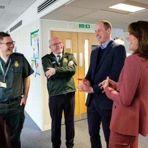 Le prince William, duc de Cambridge, et Catherine (Kate) Middleton, duchesse de Cambridge, visite à la salle de contrôle du London Ambulance Service 111 à Croydon pour rencontrer le personnel ambulancier et les 111 gestionnaires d'appels qui ont pris les appels NHS 111 du public, et les remercier pour le travail vital qu'ils font. Epidémie de Coronavirus (Covid-19) - Londres, le 19 mars 2020. ©Kensington Palace of the Duke and Duchess of Cambridge via Bestimage