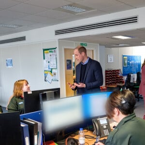 Le prince William, duc de Cambridge, et Catherine (Kate) Middleton, duchesse de Cambridge, visite à la salle de contrôle du London Ambulance Service 111 à Croydon pour rencontrer le personnel ambulancier et les 111 gestionnaires d'appels qui ont pris les appels NHS 111 du public, et les remercier pour le travail vital qu'ils font. Epidémie de Coronavirus (Covid-19) - Londres, le 19 mars 2020. ©Kensington Palace of the Duke and Duchess of Cambridge via Bestimage