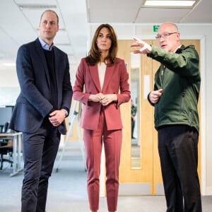 Le prince William, duc de Cambridge, et Catherine (Kate) Middleton, duchesse de Cambridge, visite à la salle de contrôle du London Ambulance Service 111 à Croydon pour rencontrer le personnel ambulancier et les 111 gestionnaires d'appels qui ont pris les appels NHS 111 du public, et les remercier pour le travail vital qu'ils font. Epidémie de Coronavirus (Covid-19) - Londres, le 19 mars 2020. ©Kensington Palace of the Duke and Duchess of Cambridge via Bestimage