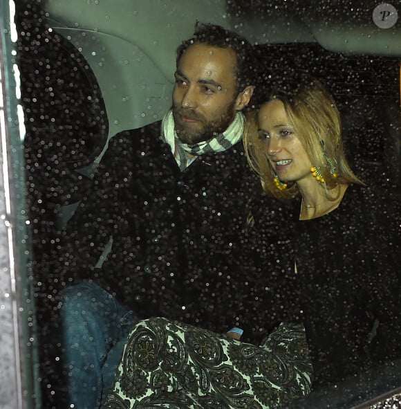 James Middleton et sa fiancée Alizée Thevenet à la soirée célébrant les fiançailles de la princesse Beatrice et Edoardo Mapelli Mozzi à Londres, le 18 décembre 2019.