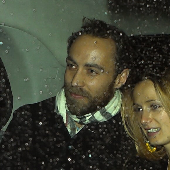 James Middleton et sa fiancée Alizée Thevenet à la soirée célébrant les fiançailles de la princesse Beatrice et Edoardo Mapelli Mozzi à Londres, le 18 décembre 2019.