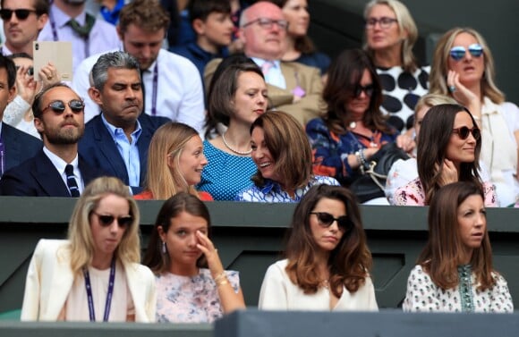 James Middleton, sa compagne Alizee Thevenet, Carole Middleton et Pippa Middleton à la finale homme du tournoi de Wimbledon "Novak Djokovic - Roger Federer (7/6 - 1/6 - 7/6 - 4/6 - 13/12)" à Londres, le 14 juillet 2019.