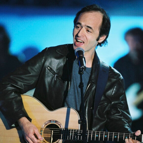 Exclusif - Jean-Jacques Goldman lors d'une emission spéciale Céline Dion sur TF1 le 12 novembre 2004. © Patrick Carpentier / Bestimage