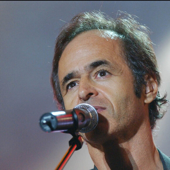 Jean-Jacques Goldman en concert aux Francofolies de La Rochelle en 2004.