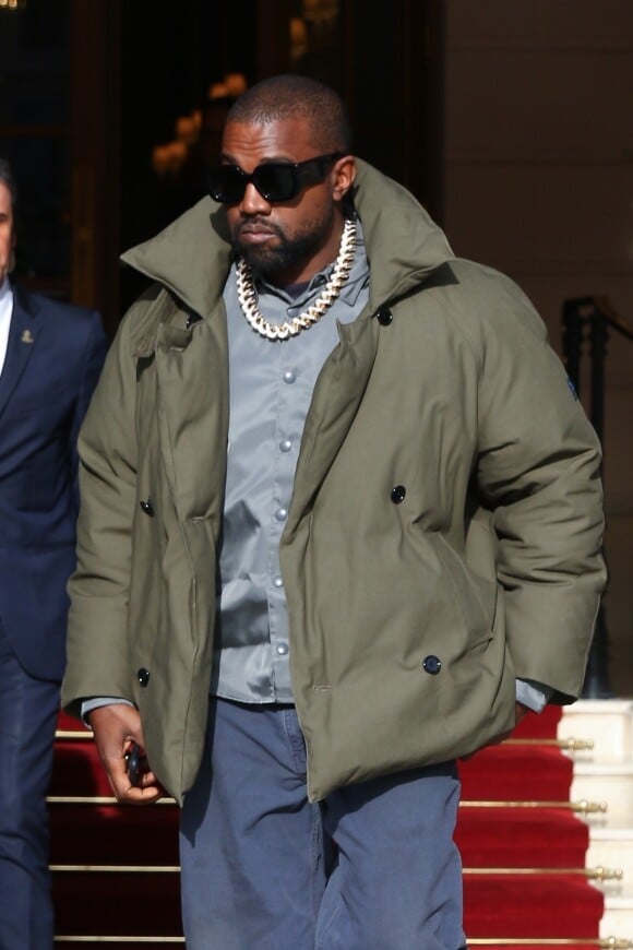 Exclusif - Kanye West à la sortie de son hôtel à Paris, le 3 mars 2020.