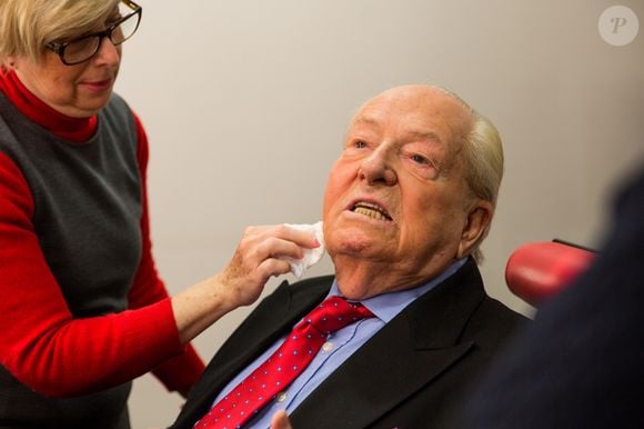 Exclusif - Jean-Marie Le Pen, député européen, fondateur du Front National était l'invité du "12/13 Dimanche", le magazine politique de France 3 à Paris le 20 mars 2016. © Jean-René Santini/Bestimage  No Web No Blog pour la Suisse et la Belgique20/03/2016 - Paris