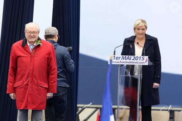 Jean-Marie et Marine Le Pen Traditionnel défilé du Front National à l'occasion du 1er mai, avec dépôt de gerbe au pied de la statue de Jeanne d'Arc, puis discours de Marine Le Pen place de l'Opéra. Paris, le 1er Mai 2015  Traditionnal Front National meeting in Paris on 01/05/201501/05/2015 - Paris