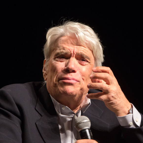 Bernard Tapie donne une conférence "Qui est le vrai Bernard Tapie" au Forum de Liège, Belgique, le 27 septembre 2018, du directeur sportif à l'âme d'artiste, de la personnalité influente, à la maladie, il nous raconte son histoire sans détours et surtout sans remords, dans une salle de 700 personnes... Il a évoqué son plus grand combat et sa plus grande douleur de vie... sa maladie...Il affirme avoir voulu mettre fin à ses jours et confie qu'il en a marre de se sentir si mal certains jours, mais que heureusement sa femme était là pour le soutenir. Il dit être fort et a annoncé son voeux de remonter sur les planches l'année prochaine avec un grand projet sur lequel il travaille actuellement. Quant à la politique, il dit ne plus vouloir en faire, c'est un monde beaucoup trop cruel a t-il cité. Il a aussi évoqué son amour pour la belgique... "ce que j'aime en Belgique c'est que les gens qui font des choses sérieuses, ne se prennent pas au sérieux, contrairement aux français"! © Alain Rolland/ImageBuzz/Bestimage27/09/2018 - Liège