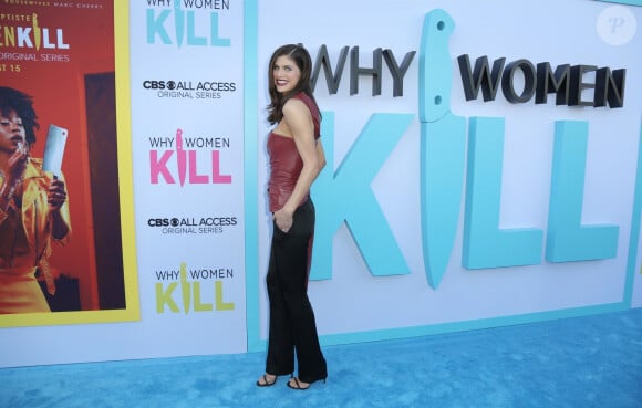 Alexandra Daddario - Les célébrités assistent à la première de la série de CBS "Why Women Kill" à Beverly Hills, le 7 août 2019.
