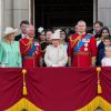 Le prince William, duc de Cambridge, et Catherine (Kate) Middleton, duchesse de Cambridge, le prince George de Cambridge, la princesse Charlotte de Cambridge, le prince Louis de Cambridge, Camilla Parker Bowles, duchesse de Cornouailles, le prince Charles, prince de Galles, la reine Elisabeth II d'Angleterre, le prince Andrew, duc d'York, le prince Harry, duc de Sussex, et Meghan Markle, duchesse de Sussex, la princesse Beatrice d'York, la princesse Eugenie d'York, la princesse Anne - La famille royale au balcon du palais de Buckingham lors de la parade Trooping the Colour 2019, célébrant le 93ème anniversaire de la reine Elisabeth II, Londres, le 8 juin 2019.