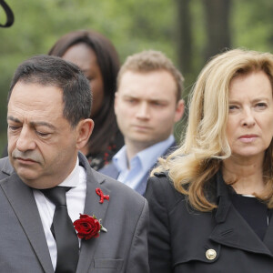 Jean-Luc Romero et Valérie Trierweiler - Obsèques de Christophe Michel au crématorium du cimetière du Père Lachaise à Paris le 6 juin 2018.