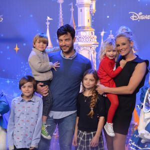 Elodie Gossuin, Bertrand Lacherie et leurs 4 enfants Rose Lacherie, Jules Lacherie, Joséphine Lacherie, Léonard Lacherie - 25 ème anniversaire de Disneyland Paris à Marne-La-Vallée le 25 mars 2017 © Veeren Ramsamy / Bestimage