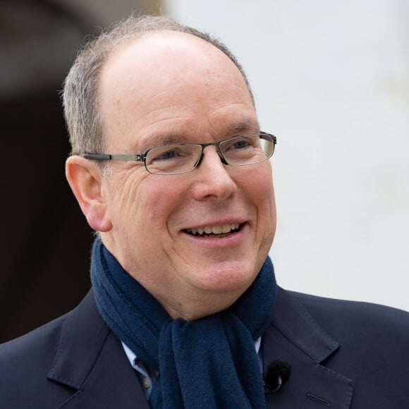 Exclusif - Le prince Albert II de Monaco qui a été testé positif au coronavirus Covid-19 et qui était en quarantaine fait une déclaration au palais princier pour annoncer qu'il est guéri - Monaco le 31 mars 2020 © Gatean Luci / Palais