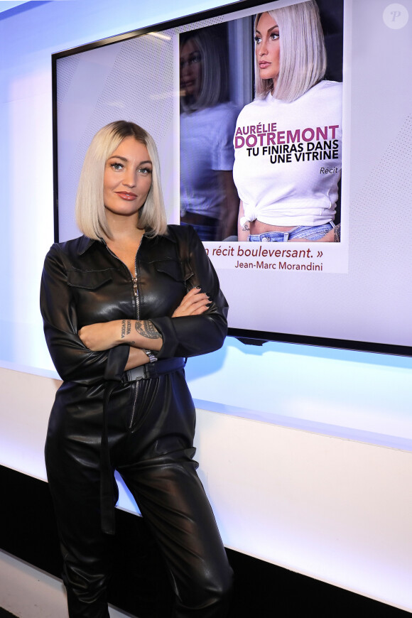 Exclusif - Rendez-vous avec Aurélie Dotremont lors du tournage de l'émission " Le Debrief " pour la chaîne "Non Stop People" à Paris, le 4 décembre 2019. © Cédric Perrin/Bestimage