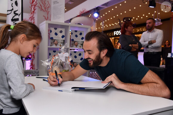 Exclusif - Cyril Lignac est l'invité de la semaine dédiée au chocolat organisée par CAP 3000, la galerie commerciale de Saint-Laurent du Var, le 31 octobre 2017. © Bruno Bebert/Bestimage