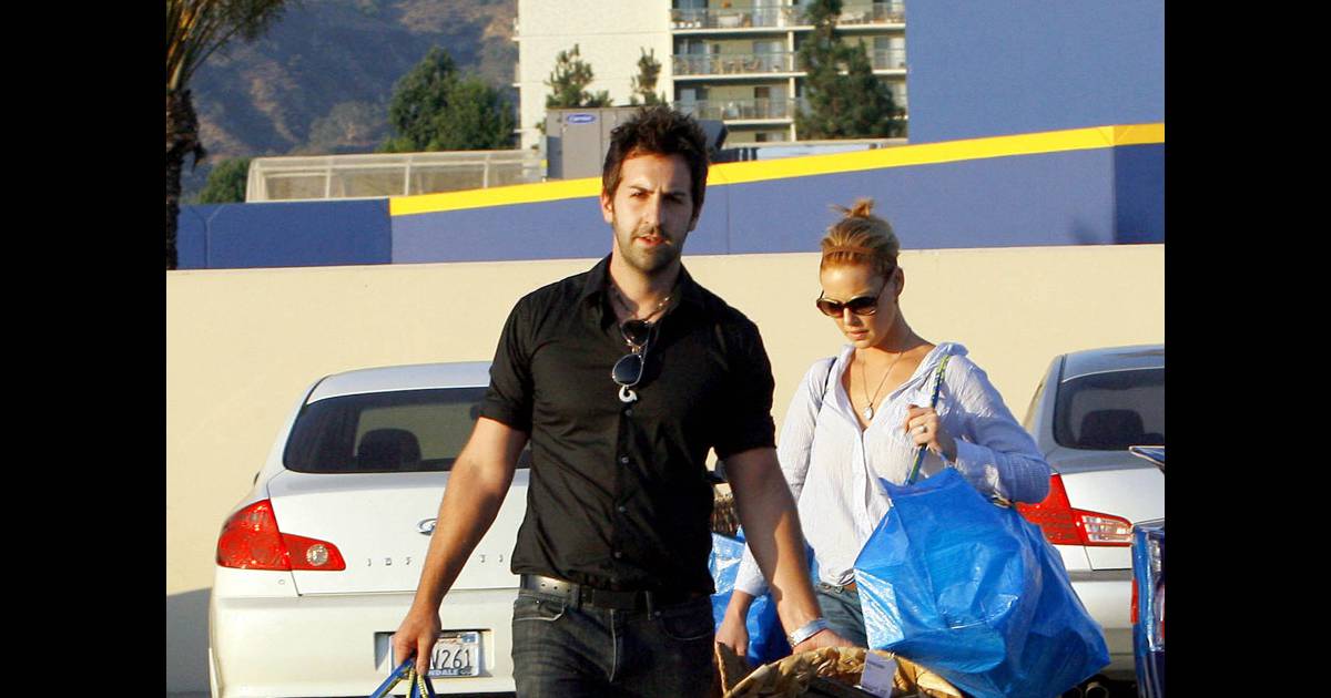 Katherine Heigl, simplement jolie, et son mari Josh sont ...
