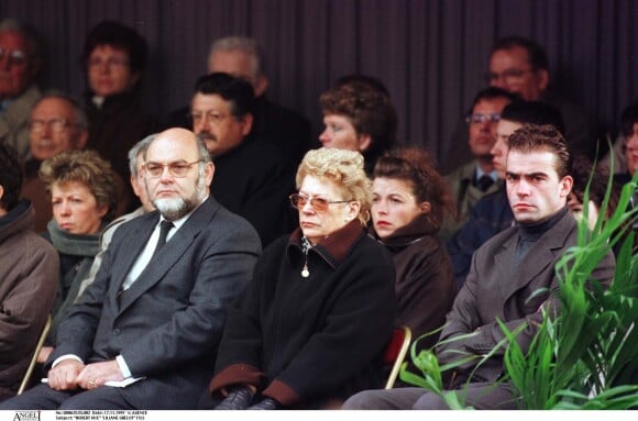 Robert Hue, Liliane Marchais et Olivier Marchais aux obsèques de Georges Marchais en 1997