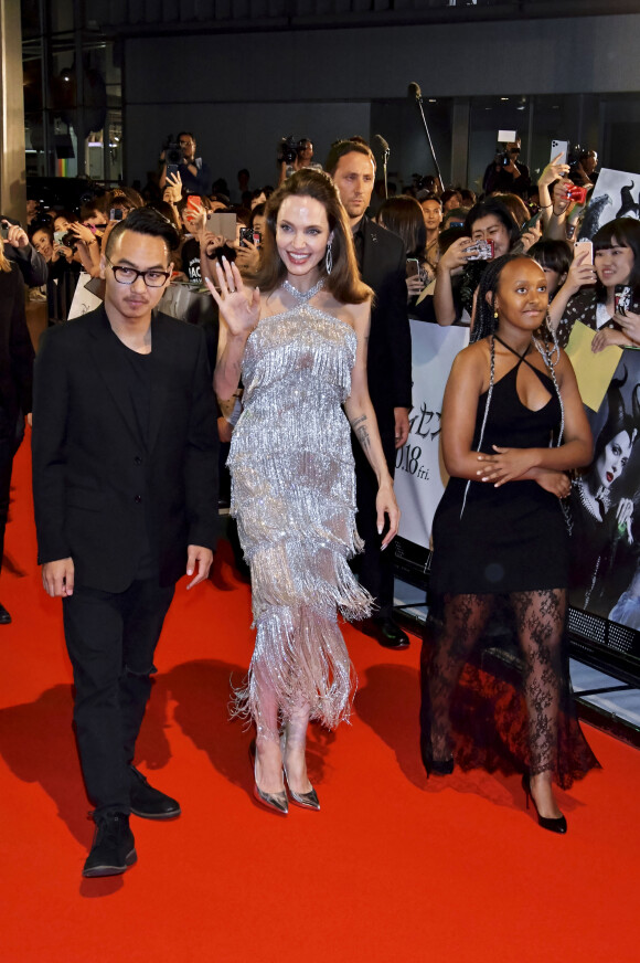 Maddox Jolie-Pitt, Angelina Jolie et Zahara Jolie-Pitt à la première du film "Maléfique : Le Pouvoir du mal" au Roppongi Hills Arena à Tokyo, Japon, le 3 octobre 2019.