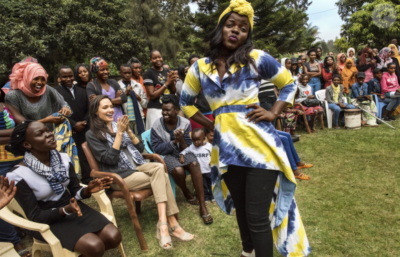 Angelina Jolie (Envoyée Spéciale du Haut Commissariat des Nations Unies pour les Réfugiés (HCR)) assiste à un défilé de mode dans un camps de réfugiés du UNHCR de Nairobi. Angelina Jolie a déclaré n'être jamais allée à un défilé de mode. Kenya, le 8 mars 2018.