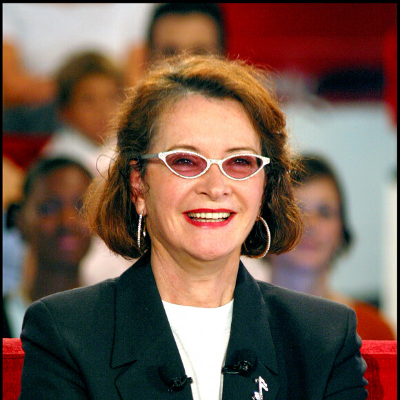 Dominique Lavanant sur le plateau de Vivement Dimanche en 2002