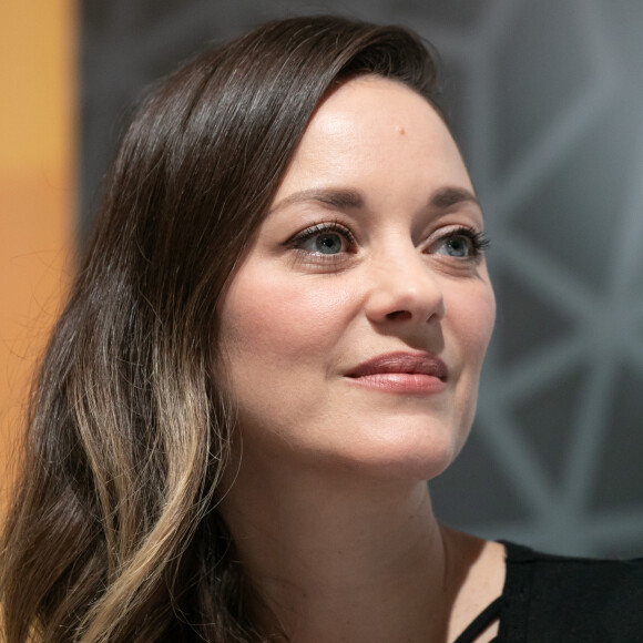 Marion Cotillard participe aux "Conversations" avec Jean-Pierre Lavoignat lors de la 18ème édition du Festival International du Film de Marrakech (FIFM), le 30 novembre 2019. © Romuald Meigneux/Bestimage
